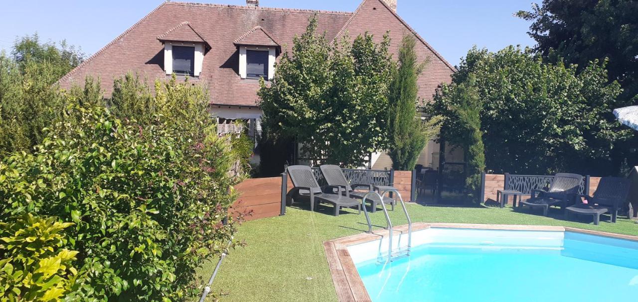 Au P'Tit Versailles Châtillon-sur-Seine 外观 照片
